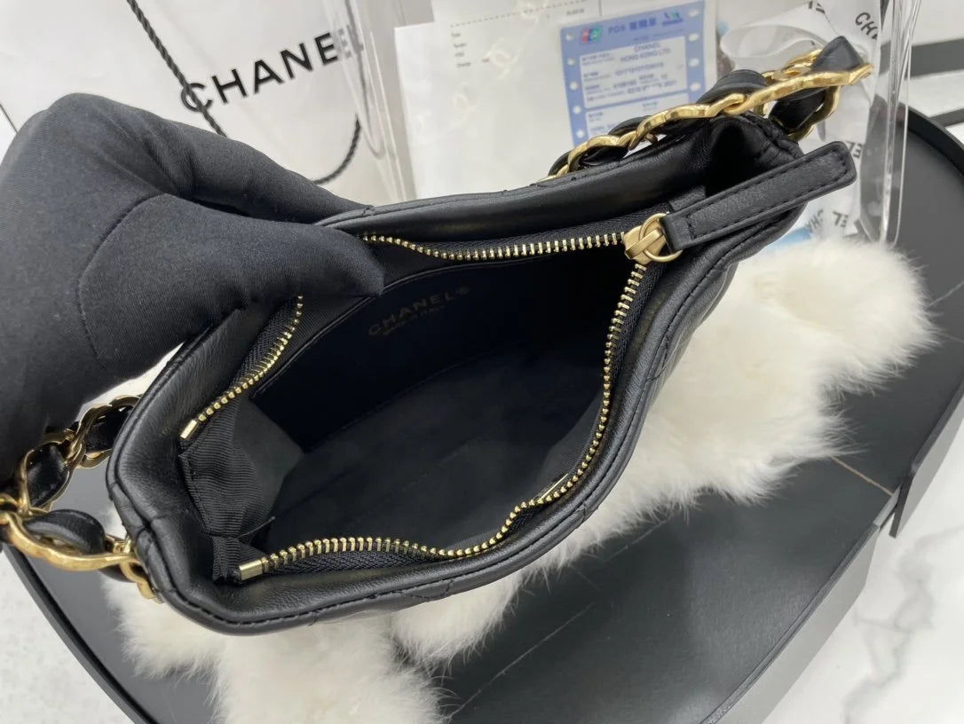 Black Hobo Handbag O899