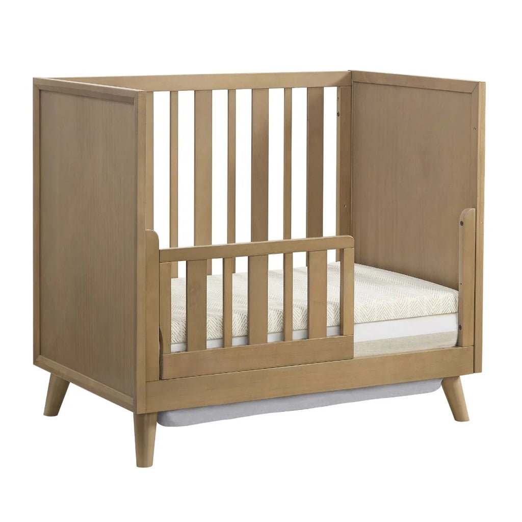 3 in 1 Mini Convertible Crib G4085