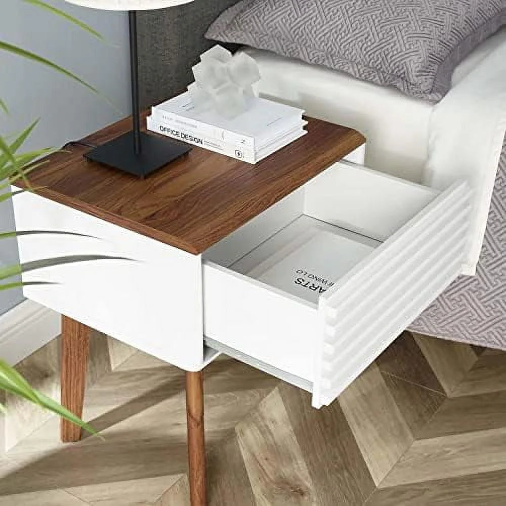 Mid-Century Modern End Table or Nightstand Z14558