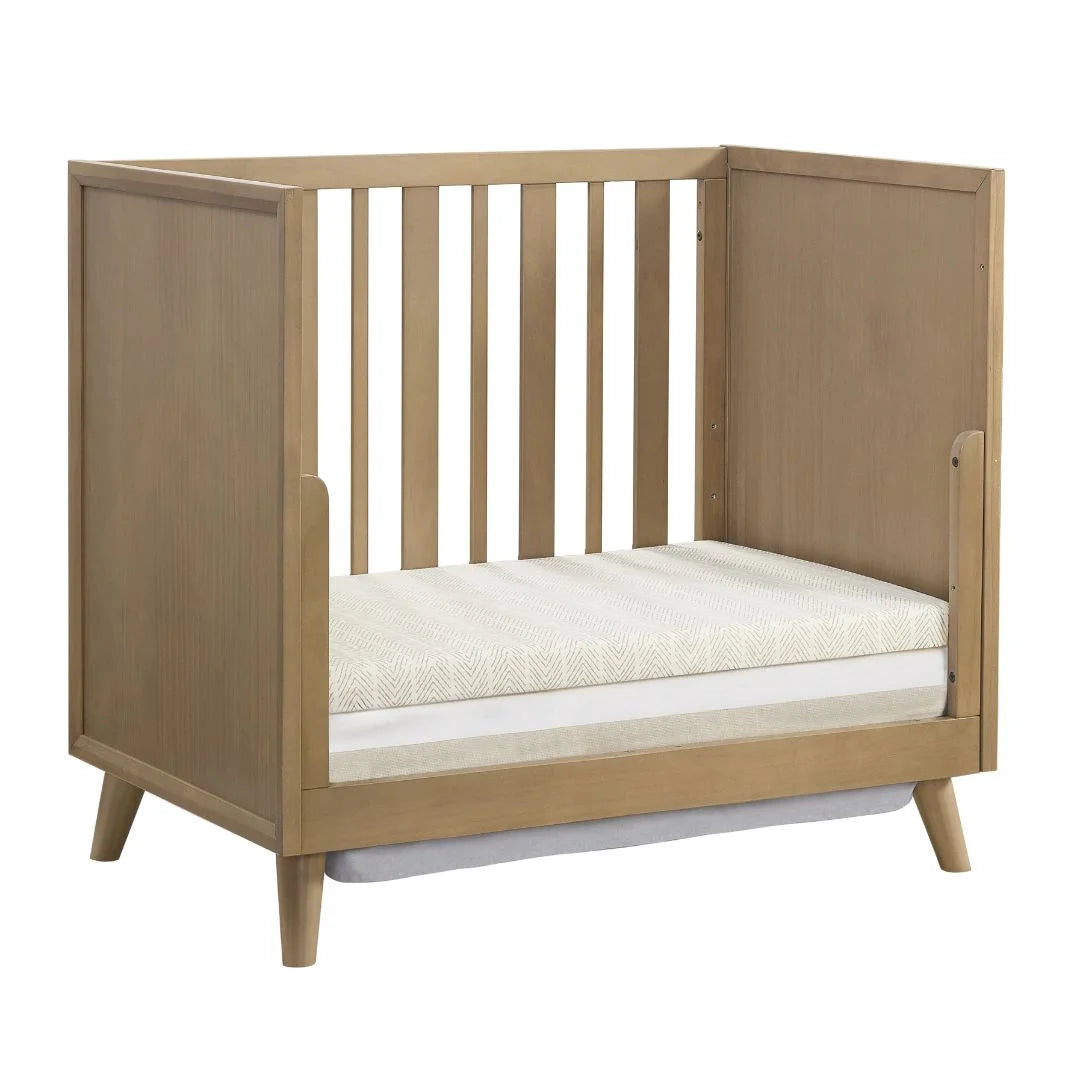3 in 1 Mini Convertible Crib G4085